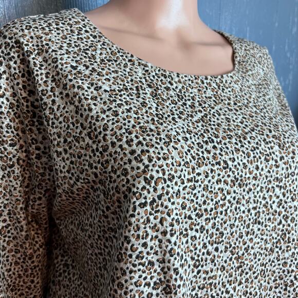 J. Jill Luxe Supima Cotton Tee L Cheetah Print Relaxed Scoop Neck Casual Preppy - Picture 2 of 4